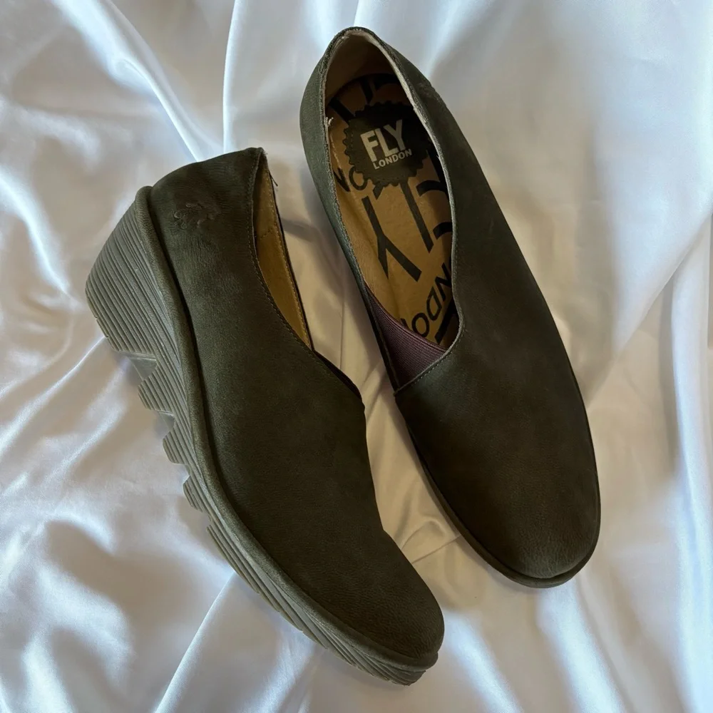 Fly London Peso Wedge Slip On Shoes Heels Green Suede Leather Size 40